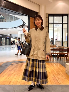 「アイテム（ステンカラーコート）」を使った、YURIEさん（レディース・155cm）の秋コーディネート