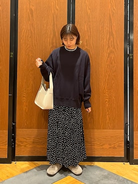 「秋のシャツ着こなし術」｜「アイテム（サンダル）」を使った、YURIEさん（レディース・155cm）の秋コーディネート