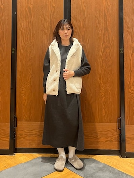 「アイテム（サンダル）」を使った、YURIEさん（レディース・155cm）の秋コーディネート