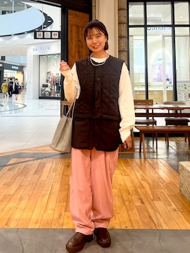 「アイテム（ダウンベスト）」を使った、YURIEさん（レディース・155cm）の秋コーディネート