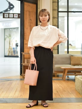 リネン半袖クルーネックプルオーバーを使った人気ファッション