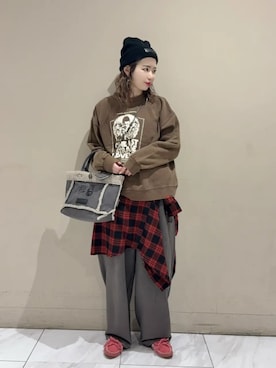 「アイテム（スマホグッズ）」を使った、Green Parks officialさん（レディース・161cm）の秋コーディネート