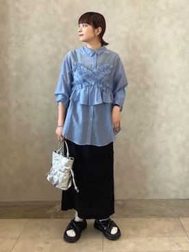 「Green　Parks（グリーンパークス）の【WEB限定】SET2点フリルビスチェ+シャツチュニックⅡ（シャツ/ブラウス、ブルー系）」を使った、Green Parks officialさん（レディース・159cm）の春コーディネート