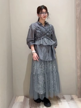 「Green　Parks（グリーンパークス）の【WEB限定】SET2点フリルビスチェ+シャツチュニックⅡ（シャツ/ブラウス、グレー系）」を使った、Green Parks officialさん（レディース・159cm）の春コーディネート