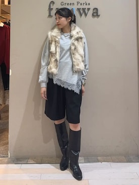 「Green　Parks（グリーンパークス）のアイテム（Tシャツ/カットソー）」を使った、Green Parks officialさん（レディース・165cm）の秋コーディネート