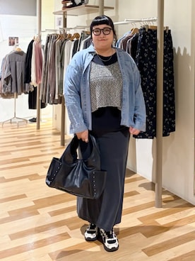 「Green　Parks（グリーンパークス）のスタッズサイドポケットクリテトート（ハンドバッグ、ブラック系）」を使った、Green Parks officialさん（レディース・156cm）の夏コーディネート