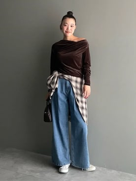 「Green　Parks（グリーンパークス）の【WEB限定】シアーベロアオフショル長袖プルオーバーⅡ（Tシャツ/カットソー、ブラウン系）」を使った、Green Parks officialさん（レディース・156cm）の夏コーディネート