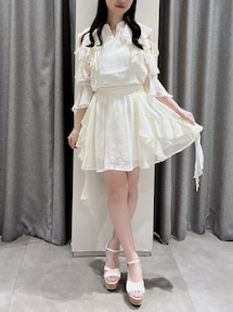 未使用ダズリンdazzlin水玉ティアードスカラップブラウスブラックホワイト白黒 ダズリン dazzlin ラッフルリボンタイブラウス （オフホワイト