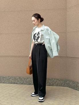 「リラックスパンツ」｜「アイテム（スラックス）」を使った、DRESSLAVE STAFFさん（レディース・167cm）の夏コーディネート