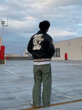「AVIREX（アヴィレックス）の《COLLECTION》VARSITY JACKET TIGER / バーシティジャケット タイガー / AVIREX / アヴィレックス（Baseball jacket、ブラック系）」を使った、K.Kazさん（メンズ・170cm）の冬コーディネート