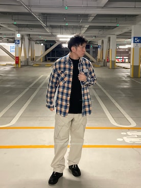 「AVIREX（アヴィレックス）のLONGSLEEVE INDIGO CHECK EMBROIDERY SHIRT / ロングスリーブ インディゴ チェック エンブロイデリー シャツ / AVIREX / アヴィレックス（Shirts、オレンジ系）」を使った、K.Kazさん（メンズ・170cm）の冬コーディネート
