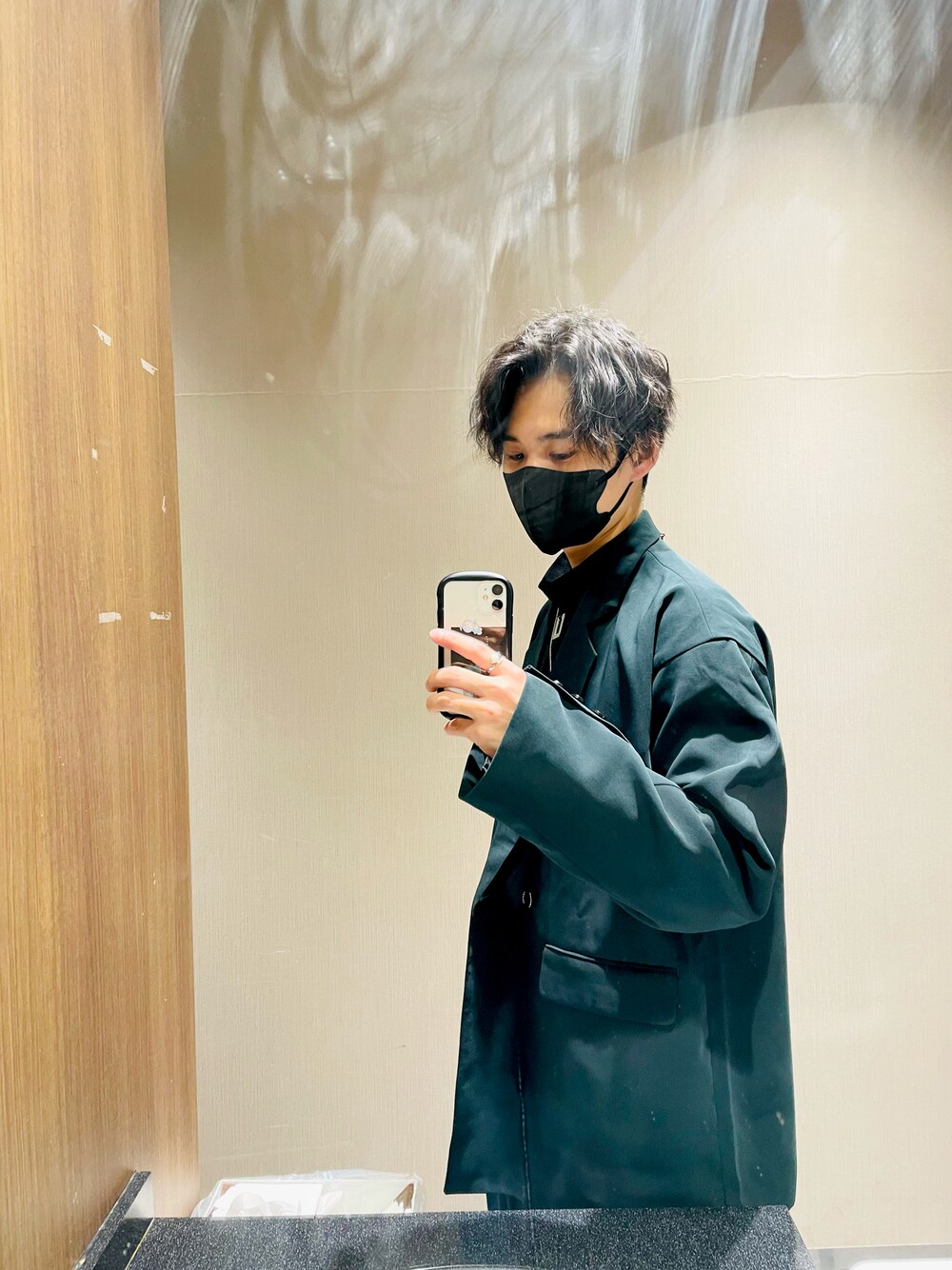 「秋冬コーデ、おしゃれさんと繋がりたい、adrer、セットアップ、キレイめ」｜「ADRERの【ADRER】extra quality over tailored jacket/エクストラオリティーオーバーテーラードジャケット（テーラードジャケット、グリーン系）」を使った、ハルさん（メンズ・168cm）の冬コーディネートの1枚目の写真