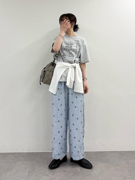 「CIAOPANIC TYPY（チャオパニックティピー）の【UNISEX】【プラスサイズあり】スクエア総刺繍ロゴTシャツ（Tシャツ/カットソー、グレー系）」を使った、tntun0さん（レディース・166cm）の春コーディネート