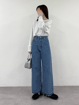 「CIAOPANIC TYPY（チャオパニックティピー）の【15色展開】サイドスリットシアートップス（Tシャツ/カットソー、ホワイト系）」を使った、tntun0さん（レディース・166cm）の春コーディネート