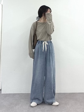 「CIAOPANIC TYPY（チャオパニックティピー）の【15色展開】サイドスリットシアートップス（Tシャツ/カットソー、ベージュ系）」を使った、tntun0さん（レディース・166cm）の春コーディネート