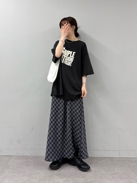 「CIAOPANIC TYPY（チャオパニックティピー）の【UNISEX】【プラスサイズあり】スラブ天竺ピグメントロゴTEE（Tシャツ/カットソー、ブラック系）」を使った、tntun0さん（レディース・166cm）の春コーディネート