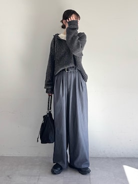 「アイテム（スラックス、グレー系）」を使った、tntun0さん（レディース・166cm）の秋コーディネート
