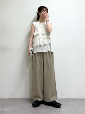 「CIAOPANIC TYPY（チャオパニックティピー）の【UNISEX】タックボリュームワイドスラックスパンツ/サイドラインスラックス（スラックス、ベージュ系）」を使った、tntun0さん（レディース・166cm）の春コーディネート