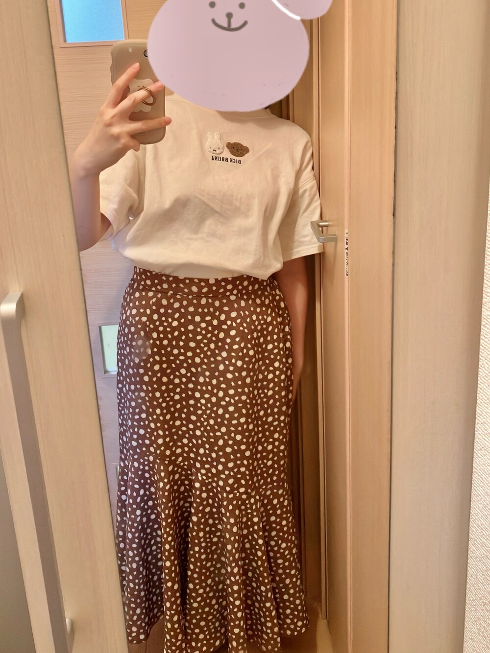 「ミッフィー」｜「Availのアイテム（Tシャツ/カットソー、ベージュ系）」を使った、momoeさん（レディース・152cm）の夏コーディネートの1枚目の写真