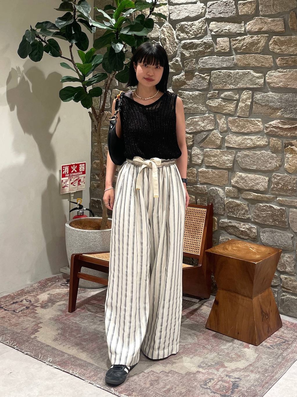 「BAYFLOW、春コーデ、夏コーデ、フェススタイル、カジュアル」｜「LE VERNISの【LE VERNIS(ル・ベルニ)】ParaMoonbag（ハンドバッグ、ブラック系）」を使った、mimorin_bfさん（レディース・158cm）の春コーディネートの1枚目の写真