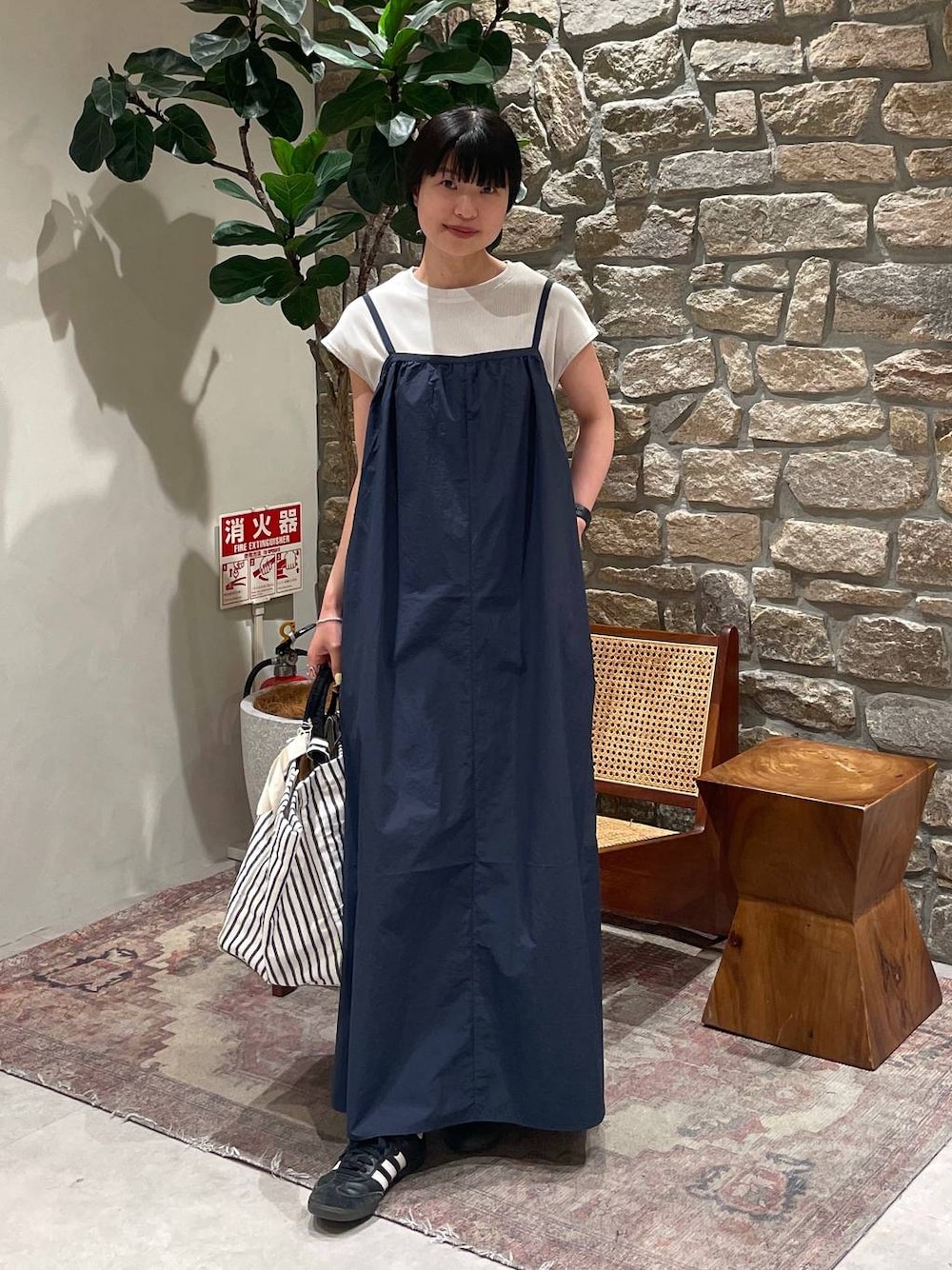 「BAYFLOW、夏コーデ、ワンピース、カジュアル」｜「beejの【beej（ビージ）】Fab tote Bag（トートバッグ、ブラック系）」を使った、mimorin_bfさん（レディース・158cm）の春コーディネートの1枚目の写真