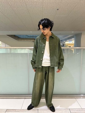 「アイテム（デニムジャケット、グリーン系）」を使った、SHUTOさん（メンズ・175cm）の秋コーディネート