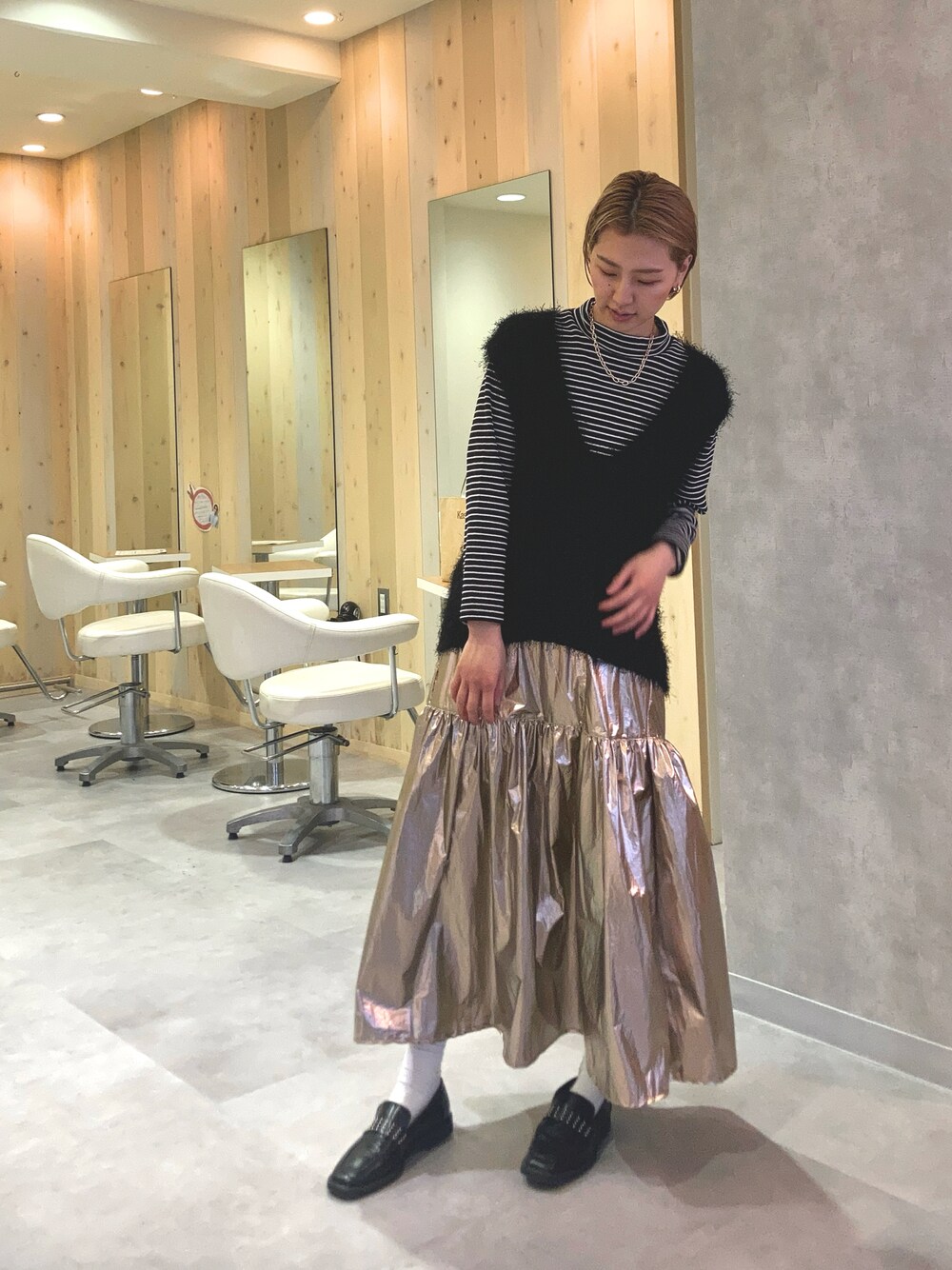 「今日のコーデ、大人コーデ、おしゃれさんと繋がりたい、ゴールドスカート、骨格ウェーブ、ごーちゃんコーデ」｜「DouDouのアイテム（スカート、ゴールド系）」を使った、go-chanさん（レディース・164cm）の春コーディネートの1枚目の写真