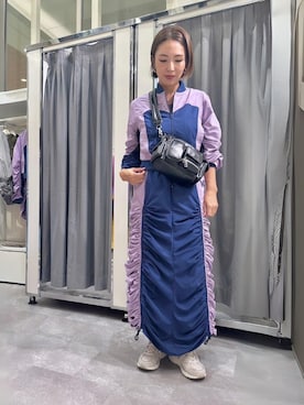 「アイテム（ナイロンジャケット、パープル系）」を使った、ANNA SUI NYC STAFFさん（レディース・156cm）の秋コーディネート