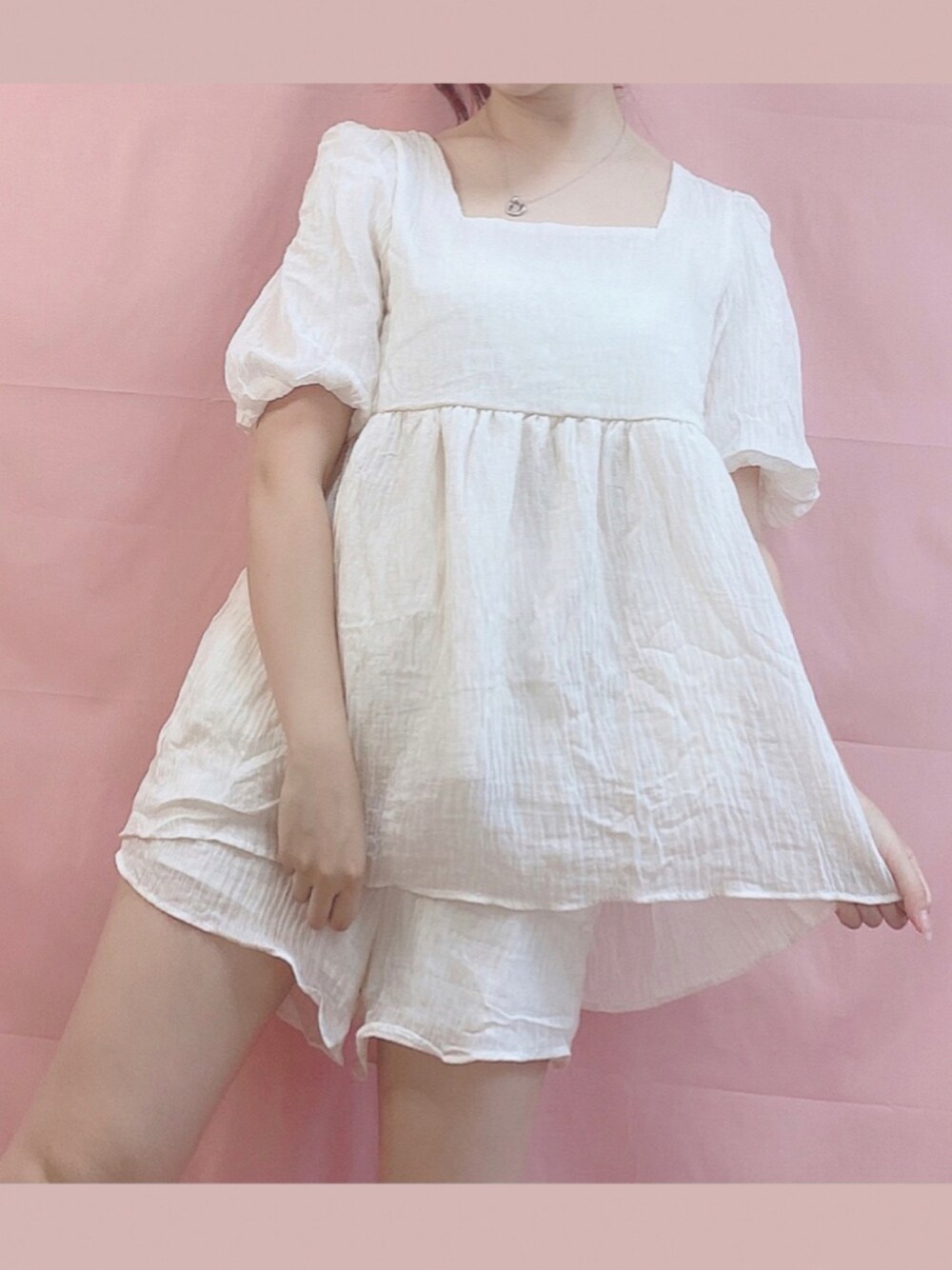 「夏コーデ、シフォン、ラクチンコーデ、休日コーデ、プチプラコーデ、低身長コーデ、シンプルコーデ、ootd、ベージュ、セットアップ」｜「Vanrepetitepoupeeのアイテム（トップス、ホワイト系）」を使った、mayaさん（レディース・149cm）の夏コーディネートの1枚目の写真