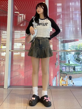 「3.3 Field Trip （3.3フィールドトリップ）の3.3 Field Trip／プリーツデニムスカート 2977561（デニムスカート）」を使った、𝑀𝑜𝑚𝑜さん（レディース・162cm）の秋コーディネート