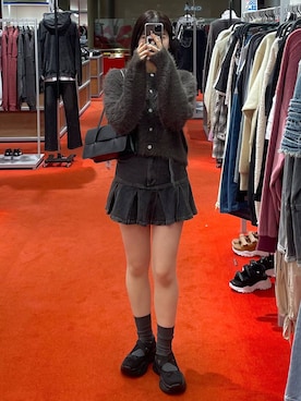 「3.3 Field Trip （3.3フィールドトリップ）の3.3 Field Trip／プリーツデニムスカート 2977561（デニムスカート）」を使った、𝑀𝑜𝑚𝑜さん（レディース・162cm）の秋コーディネート