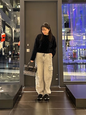 「アイテム（カーゴパンツ、グレー系）」を使った、SAYOさん（レディース・156cm）の秋コーディネート