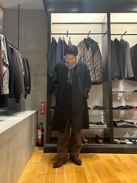 「アイテム（チェスターコート）」を使った、八木さん（メンズ・178cm・20代）の冬コーディネート
