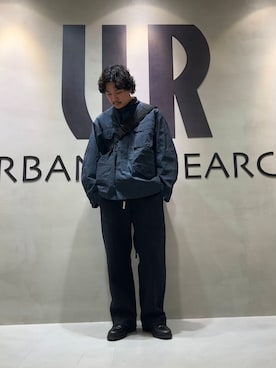 「アイテム（メッセンジャーバッグ）」を使った、八木さん（メンズ・178cm）の冬コーディネート