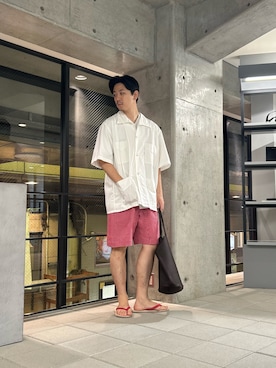 「URBAN RESEARCH（アーバンリサーチ）の『別注』Cale×URBAN RESEARCH　SHORTS（その他パンツ、ピンク系）」を使った、八木さん（メンズ・178cm）の夏コーディネート