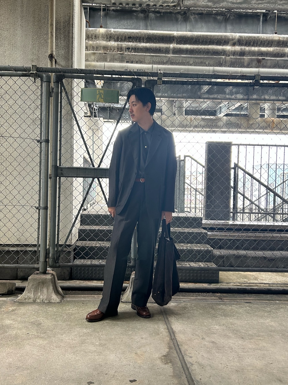 「セットアップ、セットアップスタイル、セットアップコーデ、最旬ブラウンコーデ」｜「URBAN RESEARCHのnew basic　WOOL LINEN JACKET（その他アウター、ブラウン系）」を使った、八木さん（メンズ・178cm）の秋コーディネートの1枚目の写真