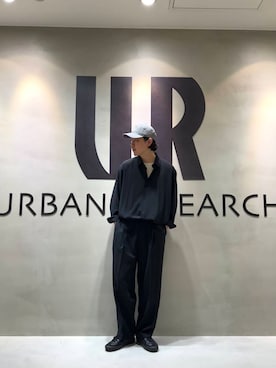 「ATON（エイトン）のアイテム（パンツ）」を使った、八木さん（メンズ・178cm）の春コーディネート