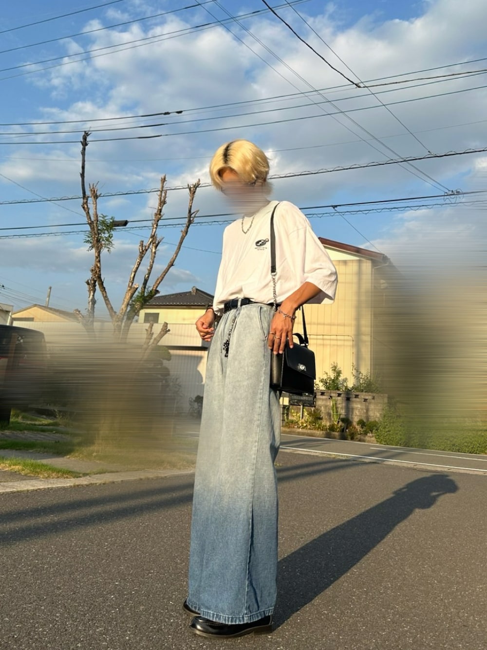「MONO-MARTのヴィンテージメイクタックフレアデニムパンツ（デニムパンツ、ブルー系）」を使った、ko-kiさん（メンズ・175cm）の秋コーディネートの1枚目の写真