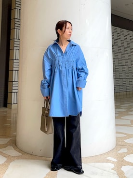 「KBF（ケイビーエフ）のフロントシャーリングシャツワンピース（ワンピース、ブルー系）」を使った、サリーさん（レディース・151cm）の秋コーディネート