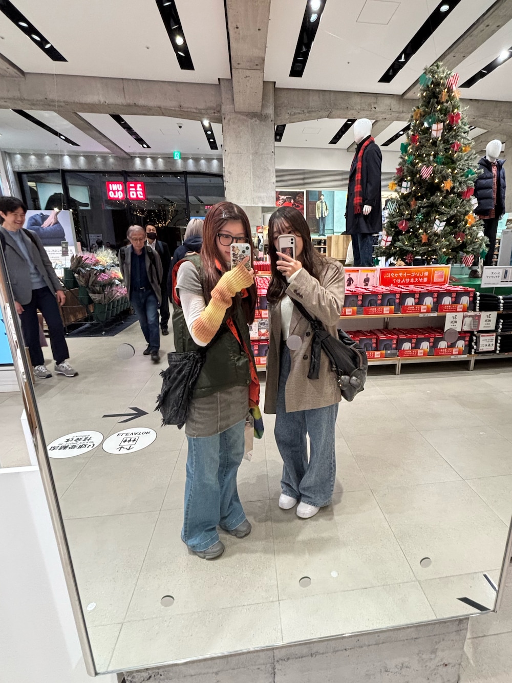 「H&Mのアイテム（ワンピース、グリーン系）」を使った、さよさん（骨格ナチュラル・レディース・156cm）の秋コーディネートの1枚目の写真