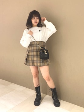 「nice claup」｜「アイテム（スウェット）」を使った、Emi【骨格ウェーブ/ブルベ冬】さん（レディース・152cm）の秋コーディネート