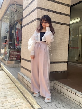 「スポサン」｜「アイテム（スラックス）」を使った、Emi【骨格ウェーブ/ブルベ冬】さん（レディース・152cm）の春コーディネート
