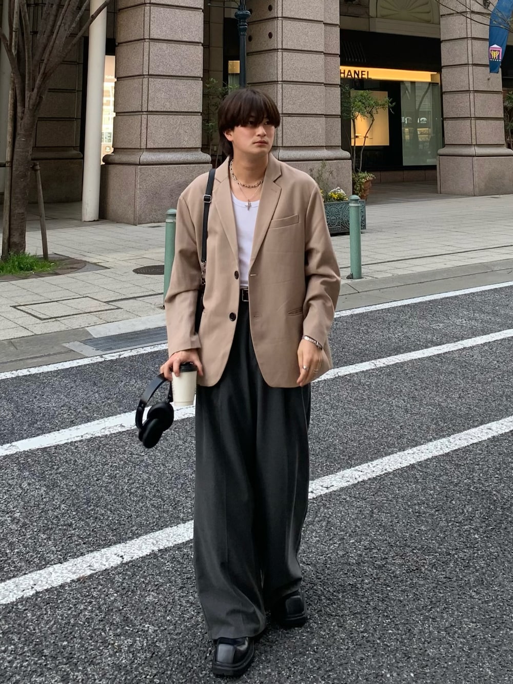 「春めき満開コーデ、ジャケット、テーラードジャケット、春色、メンズファッション、大人コーデ、休日コーデ、カジュアルスタイル、シンプルスタイル、韓国ファッション」｜「ADRERのアイテム（テーラードジャケット、ベージュ系）」を使った、yütarouさん（メンズ・168cm）の春コーディネートの1枚目の写真