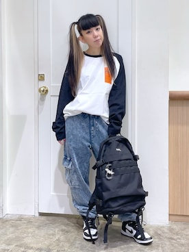 「アイテム（スウェットパンツ）」を使った、北浦佳那美さん（レディース・157cm）の秋コーディネート