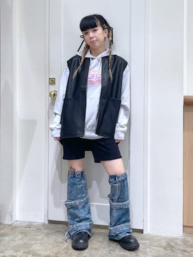 「アイテム（レッグウォーマー、ブルー系）」を使った、北浦佳那美さん（レディース・157cm）の秋コーディネート