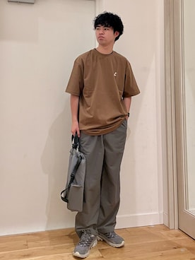 「EKAL（エカル）の『イージーケア』ロゴワッペンTシャツ（Tシャツ/カットソー、ベージュ系）」を使った、にのさんさん（メンズ・178cm）の夏コーディネート