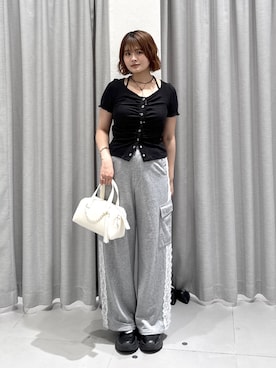 「FREE'S MART（フリーズマート）の◆フロントギャザーデコルテ半袖カットソー（Tシャツ/カットソー、ブラック系）」を使った、narunaさん（レディース・159cm）の春コーディネート