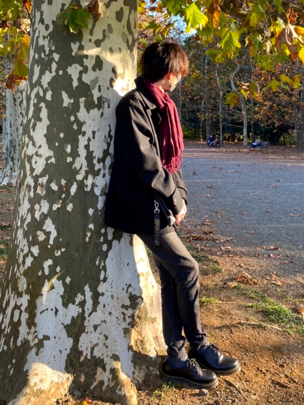 「冬コーデ、今日のコーデ、いいね、save、フォローお願いします🤑、お洒落さんとつながりたい、オトナカジュアル」｜「TOMMY HILFIGERのフリンジカシミアマフラー（マフラー、レッド系）」を使った、るぴさん（メンズ・176cm）の冬コーディネートの1枚目の写真