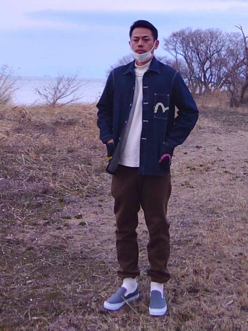 「カバーオール、VANS、EVISU、春服みてみて、リラックススタイル、お洒落さんとつながりたい、休日スタイル、UNIQLO、ユニクロ、バンズ、いいね、save、フォローお願いします🤑、ユナイテッドアローズ、united arrows、ootd、デニムジャケット」｜「EVISUのアイテム（カバーオール、ブルー系）」を使った、土田 真也さん（メンズ・182cm）の春コーディネートの1枚目の写真