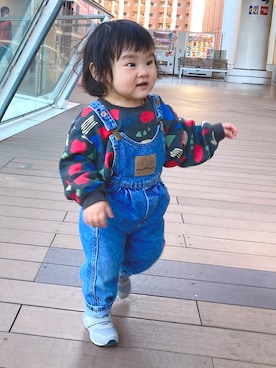 「Guess（ゲス）のアイテム（オールインワン・サロペット）」を使った、chumu☺︎さん（キッズ・80cm）の冬コーディネート